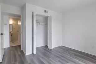 3025 Walnut Bend Ln, Houston, TX 77042 - Photo 9