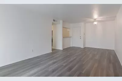 3025 Walnut Bend Lane #37, Houston, TX 77042 - Photo 5