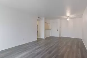 3025 Walnut Bend Ln, Houston, TX 77042 - Photo 5