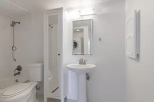 3025 Walnut Bend Ln, Houston, TX 77042 - Photo 13