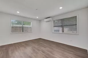 3910 Englewood St, Houston, TX 77026 - Photo 23