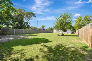 3910 Englewood St, Houston, TX 77026 - Photo 27