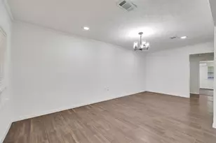 3910 Englewood St, Houston, TX 77026 - Photo 15