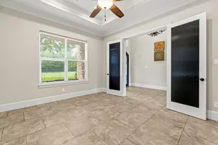 10810 Post Oak Dr, Conroe, TX 77385 - Photo 11