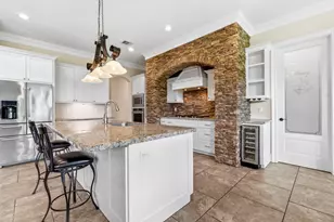10810 Post Oak Dr, Conroe, TX 77385 - Photo 5
