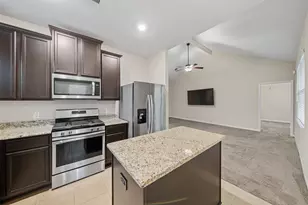 8985 Oval Glass St, Conroe, TX 77304 - Photo 11