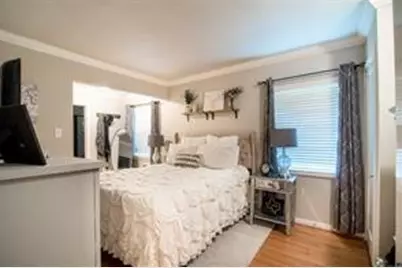 902 W 42nd Street, Houston, TX 77018 - Photo 9