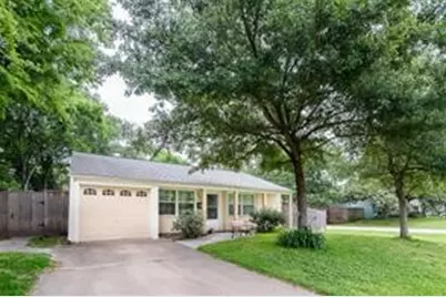 902 W 42nd Street, Houston, TX 77018 - Photo 1