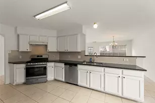 8226 Gold Tee Dr, Houston, TX 77036 - Photo 9