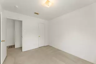 8226 Gold Tee Dr, Houston, TX 77036 - Photo 21