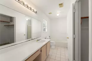 8226 Gold Tee Dr, Houston, TX 77036 - Photo 15