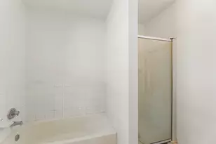 8226 Gold Tee Dr, Houston, TX 77036 - Photo 15