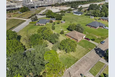 827 W 14th Street, Port Arthur, TX 77640 - Photo 11