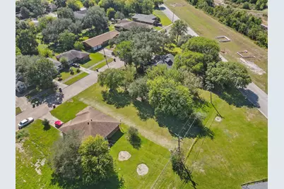 827 W 14th Street, Port Arthur, TX 77640 - Photo 13