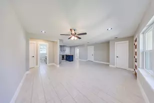 6201 Carew St, Houston, TX 77074 - Photo 3