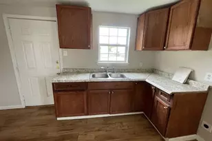 603 Willow St, Baytown, TX 77520 - Photo 5