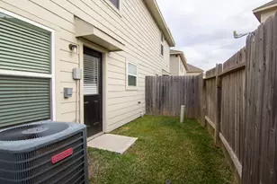 13003 Bella Vida Ln, Houston, TX 77082 - Photo 9