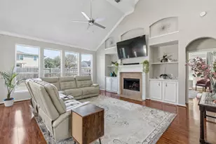 14010 Sea Myrtle Ln, Sugar Land, TX 77498 - Photo 5