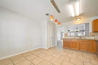 16027 Surrey Woods Drive, Friendswood, TX 77546 - Photo 7