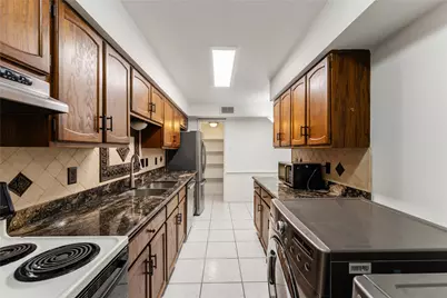 359 N Post Oak Lane #127, Houston, TX 77024 - Photo 11