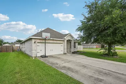 8402 Piping Rock Street, Baytown, TX 77523 - Photo 5