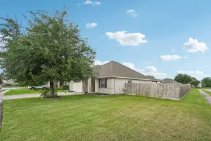 8402 Piping Rock St, Baytown, TX 77523 - Photo 3