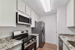 7900 N Stadium Dr, Houston, TX 77030 - Photo 9