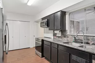 1998 Augusta Dr, Houston, TX 77057 - Photo 11