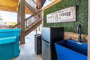 866 Townsend Dr, Crystal Beach, TX 77650 - Photo 29