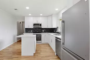 4929 Libbey Ln, Houston, TX 77092 - Photo 9