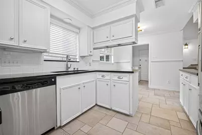 5214 Starkridge Drive, Houston, TX 77035 - Photo 9