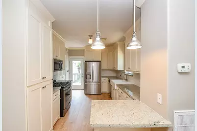 1307 Walton Street, Houston, TX 77009 - Photo 9