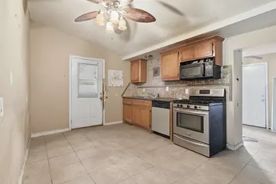 2533 Wall Street, Houston, TX 77088 - Photo 17