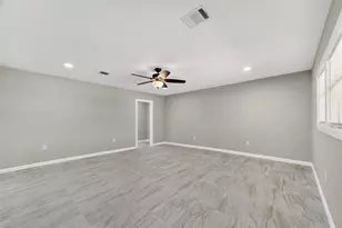 7814 Pin Oak Rd, Alvin, TX 77511 - Photo 11