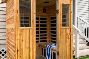 1021 Sealy St, Galveston, TX 77550 - Photo 25