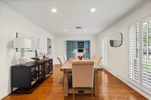 10215 Green Tree Rd, Houston, TX 77042 - Photo 3