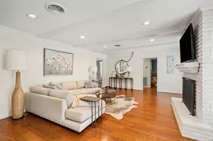 10215 Green Tree Rd, Houston, TX 77042 - Photo 15