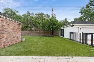 10215 Green Tree Rd, Houston, TX 77042 - Photo 25