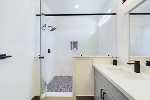 3004 Jensen Spgs Ln, Houston, TX 77026 - Photo 17