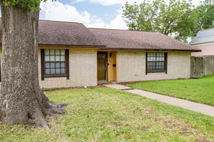 401 W 5th St, Brenham, TX 77833 - Photo 3