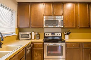 401 W 5th St, Brenham, TX 77833 - Photo 9