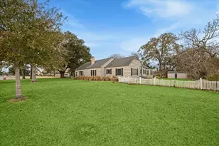 302 E Jackson St, West Columbia, TX 77486 - Photo 5