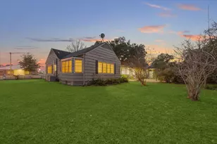 302 E Jackson St, West Columbia, TX 77486 - Photo 45