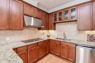2211 Briarglen Dr, Houston, TX 77027 - Photo 11