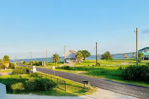 1578 Railroad Ave, San Leon, TX 77539 - Photo 5