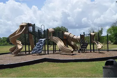 21210 Chenango Lake Drive, Angleton, TX 77515 - Photo 9