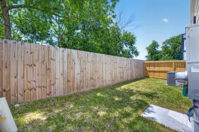 8135 Esther Acres Lane, Houston, TX 77088 - Photo 17