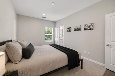 8135 Esther Acres Lane, Houston, TX 77088 - Photo 11