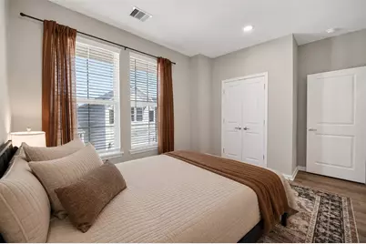 8135 Esther Acres Lane, Houston, TX 77088 - Photo 13