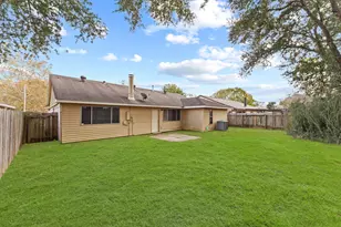 3710 Kingston Vale Dr, Houston, TX 77082 - Photo 9